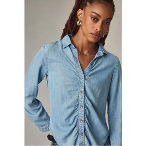 Anthropologie Cloth and Stone Cinched front chambray button down long sleeve top